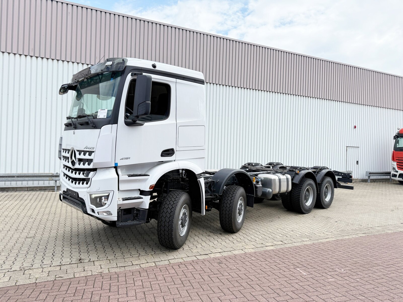 Mercedes-Benz Arocs 4151 AK 8x8/4 Arocs 4151 AK 8x8/4, Retarder, Navi, MultimediaCockpit, Grounder - Cab chassis truck: picture 1 Mercedes-Benz Arocs 4151 AK 8x8/4 Arocs 4151 AK 8x8/4, Retarder, Navi, MultimediaCockpit, Grounder - Cab chassis truck: picture 1
