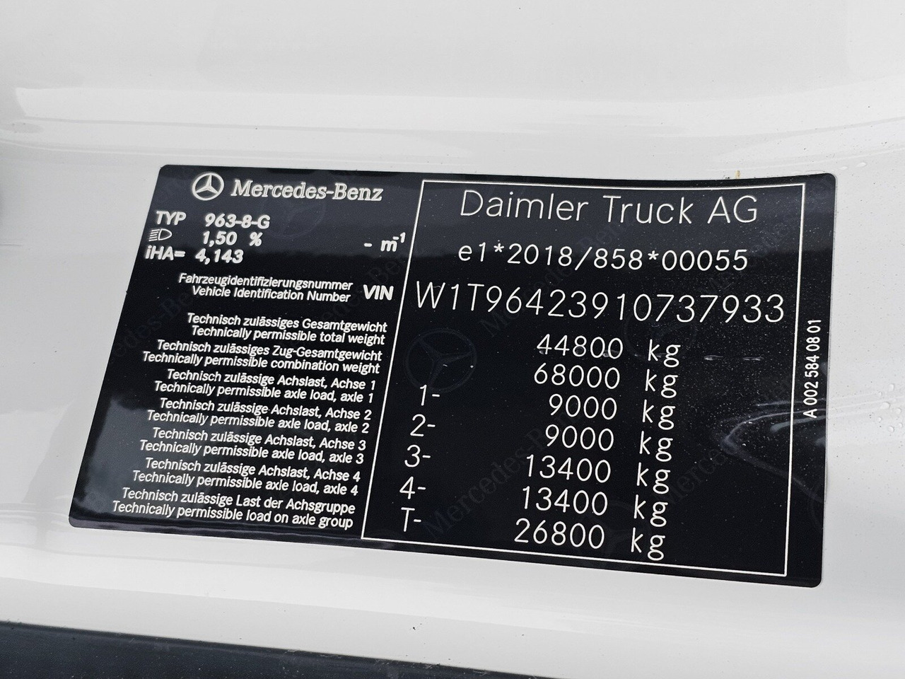 Mercedes-Benz Arocs 4151 AK 8x8/4 Arocs 4151 AK 8x8/4, Retarder, Navi, MultimediaCockpit, Grounder - Cab chassis truck: picture 2 Mercedes-Benz Arocs 4151 AK 8x8/4 Arocs 4151 AK 8x8/4, Retarder, Navi, MultimediaCockpit, Grounder - Cab chassis truck: picture 2