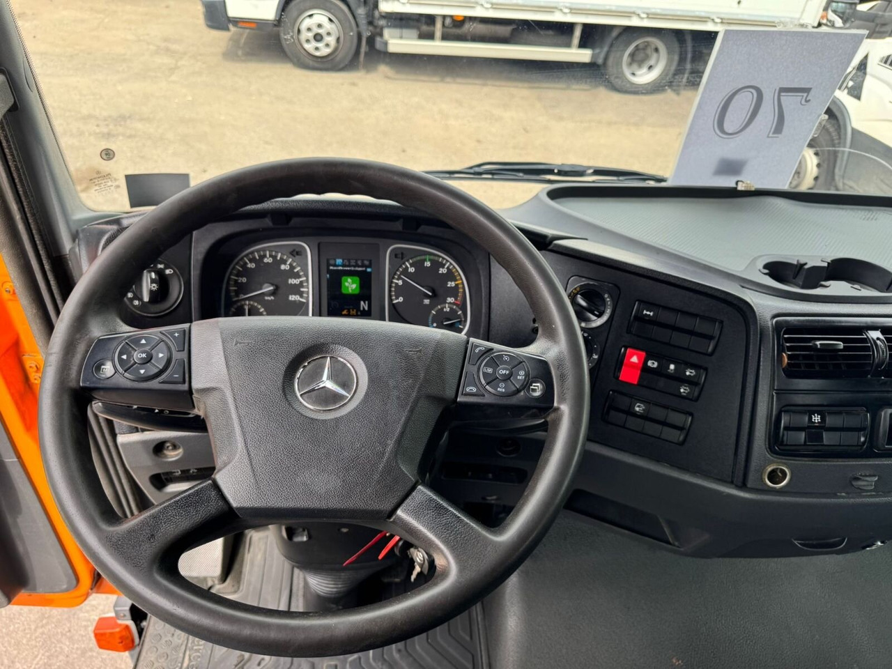Mercedes-Benz Atego 1218/21 K 4x2 Atego 1218/21 K 4x2, AHK - Tipper: picture 2 Mercedes-Benz Atego 1218/21 K 4x2 Atego 1218/21 K 4x2, AHK - Tipper: picture 2