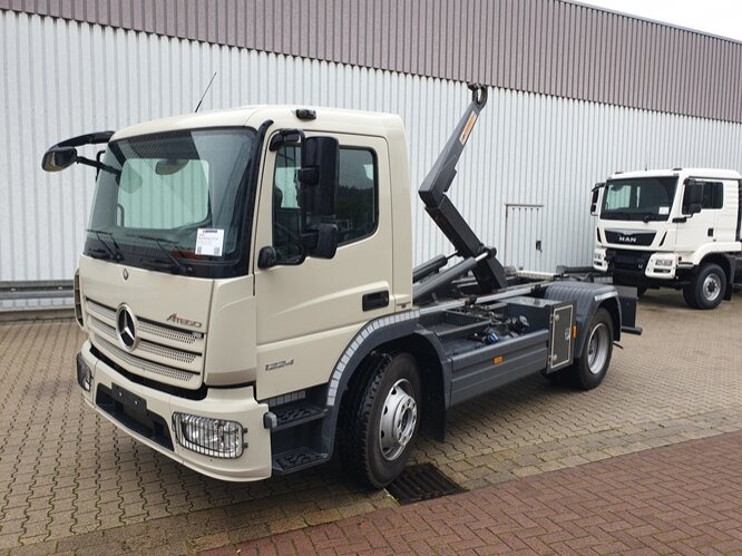 Mercedes-Benz Atego 1224 K 4x2 Atego 1224 K 4x2 - Hook lift truck: picture 1 Mercedes-Benz Atego 1224 K 4x2 Atego 1224 K 4x2 - Hook lift truck: picture 1
