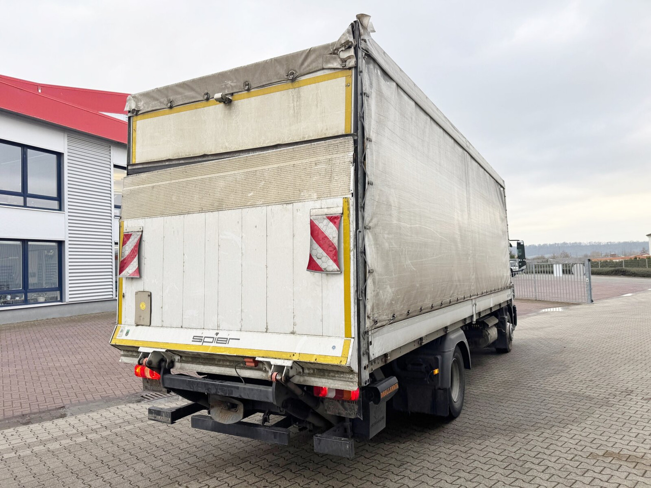 Dropside/ Flatbed truck Mercedes-Benz Atego 1530 L 4x2 Atego 1530 L 4x2 mit LBW Dhollandia: picture 9 Dropside/ Flatbed truck Mercedes-Benz Atego 1530 L 4x2 Atego 1530 L 4x2 mit LBW Dhollandia: picture 9