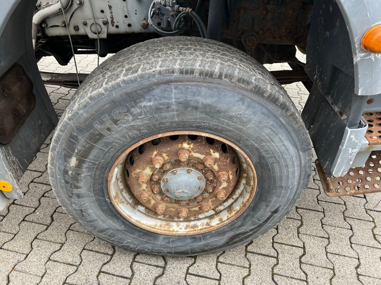 Interior photo 2: Cab chassis truck Mercedes-Benz Atego 2628 K 6x4 Atego 2628 K 6x4, 6-Zylinder Interior photo 2: Cab chassis truck Mercedes-Benz Atego 2628 K 6x4 Atego 2628 K 6x4, 6-Zylinder