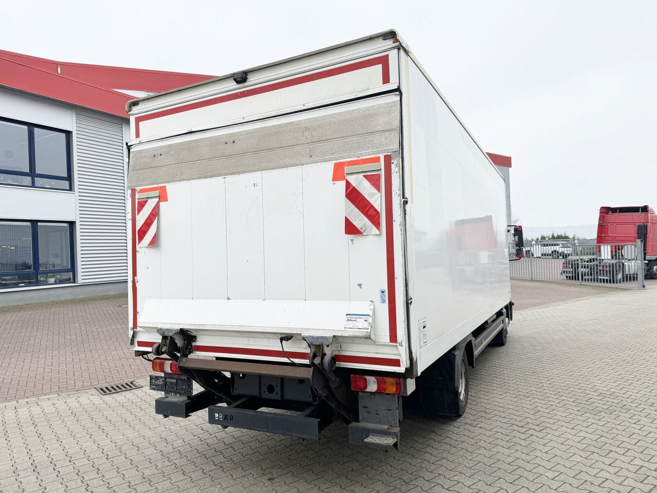 Box truck Mercedes-Benz Atego 816 4x2 Atego 816 4x2 mit LBW BÄR: picture 8