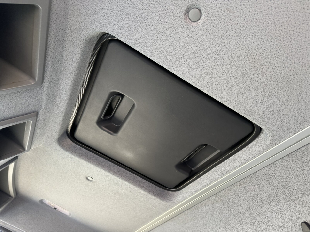 Box truck Mercedes-Benz Atego 816 4x2 Atego 816 4x2 mit LBW BÄR: picture 5