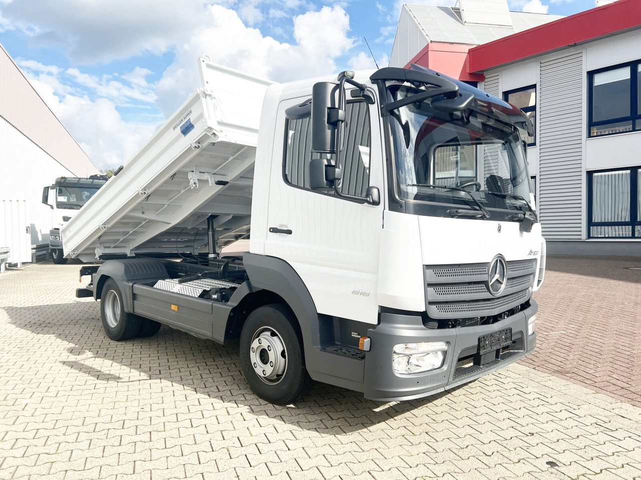 Tipper Mercedes-Benz Atego 818/23 K 4x2 Atego 818/23 K 4x2, 2x AHK, Meiller-Kipper, mehrfach Vorhanden!: picture 6 Tipper Mercedes-Benz Atego 818/23 K 4x2 Atego 818/23 K 4x2, 2x AHK, Meiller-Kipper, mehrfach Vorhanden!: picture 6