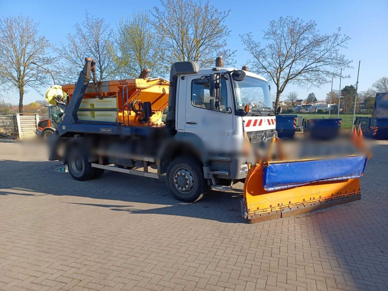 Mercedes-Benz Axor 1824 4x4 Axor 1824 4x4, Tele-Absetzer, Winterdienstausstattung - Skip loader truck: picture 1 Mercedes-Benz Axor 1824 4x4 Axor 1824 4x4, Tele-Absetzer, Winterdienstausstattung - Skip loader truck: picture 1