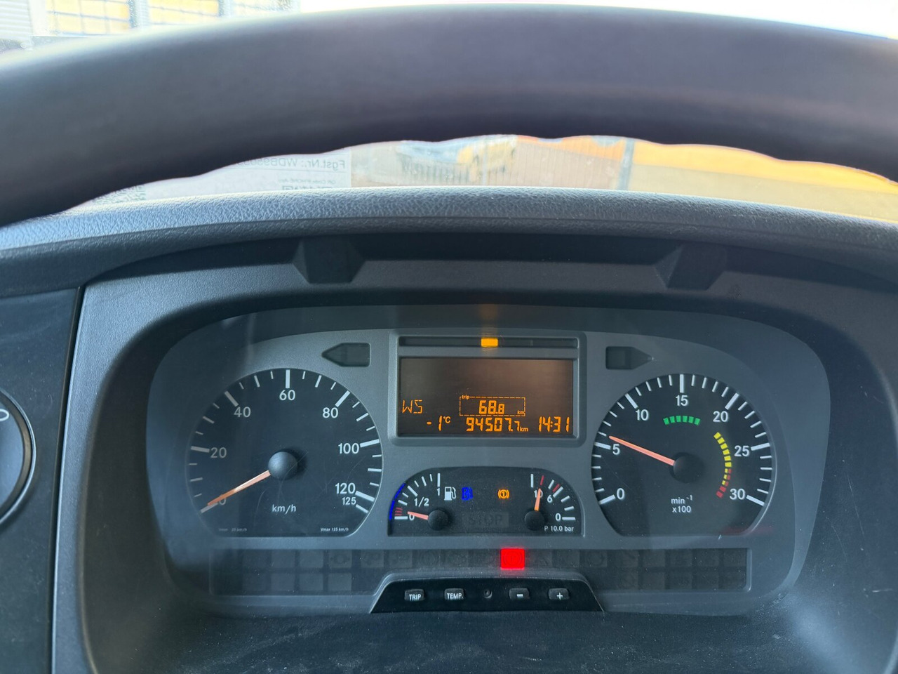 Mercedes-Benz Axor 1829 L 4x2 Axor 1829 L 4x2, 6-Sitzer - Dropside/ Flatbed truck: picture 2 Mercedes-Benz Axor 1829 L 4x2 Axor 1829 L 4x2, 6-Sitzer - Dropside/ Flatbed truck: picture 2