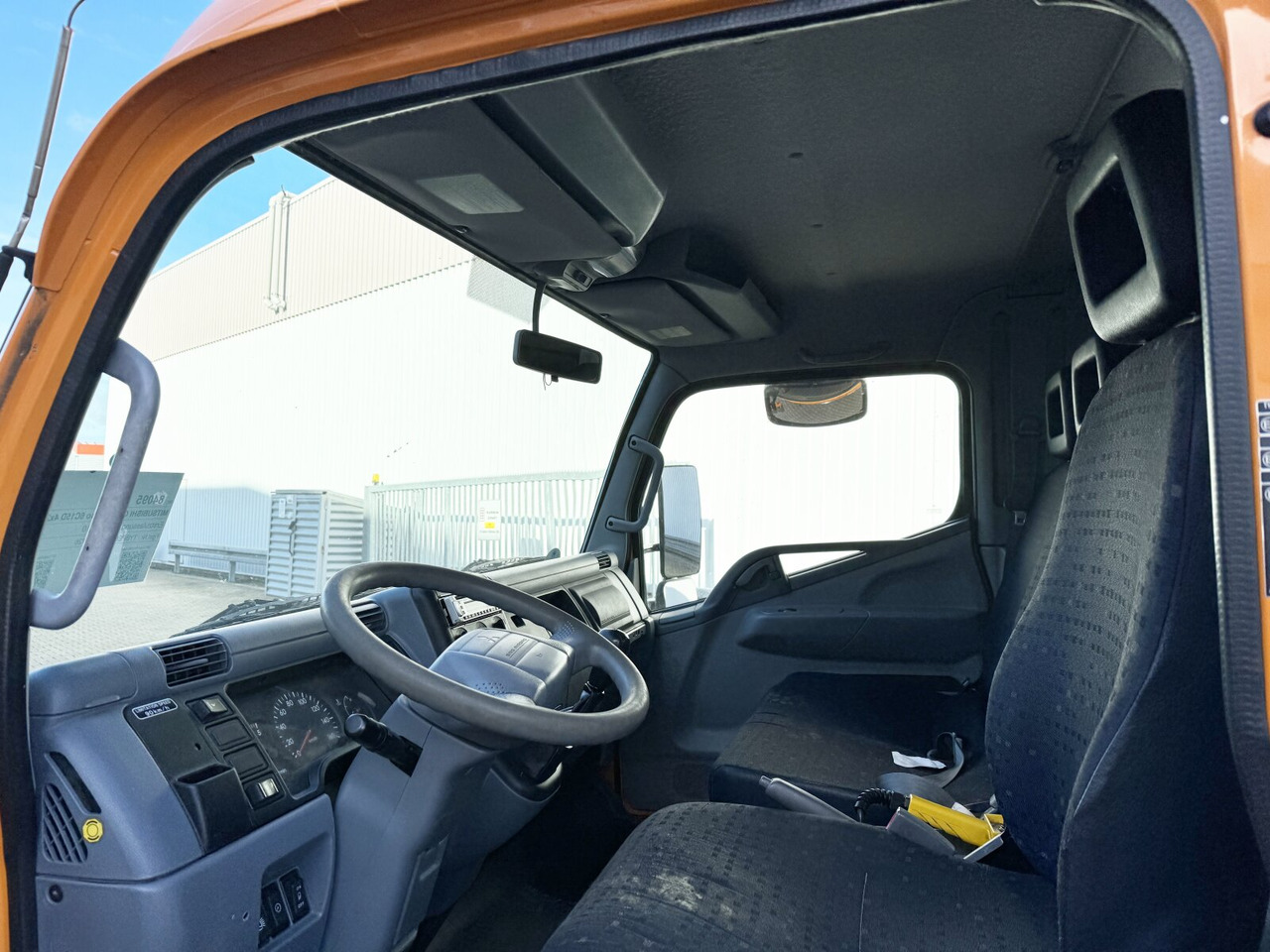 Interior photo 1: Leasing of Mitsubishi Canter Fuso 6C15D 4x2 Doka Canter Fuso 6C15D 4x2 Doka, City-Abroller Mitsubishi Canter Fuso 6C15D 4x2 Doka Canter Fuso 6C15D 4x2 Doka, City-Abroller