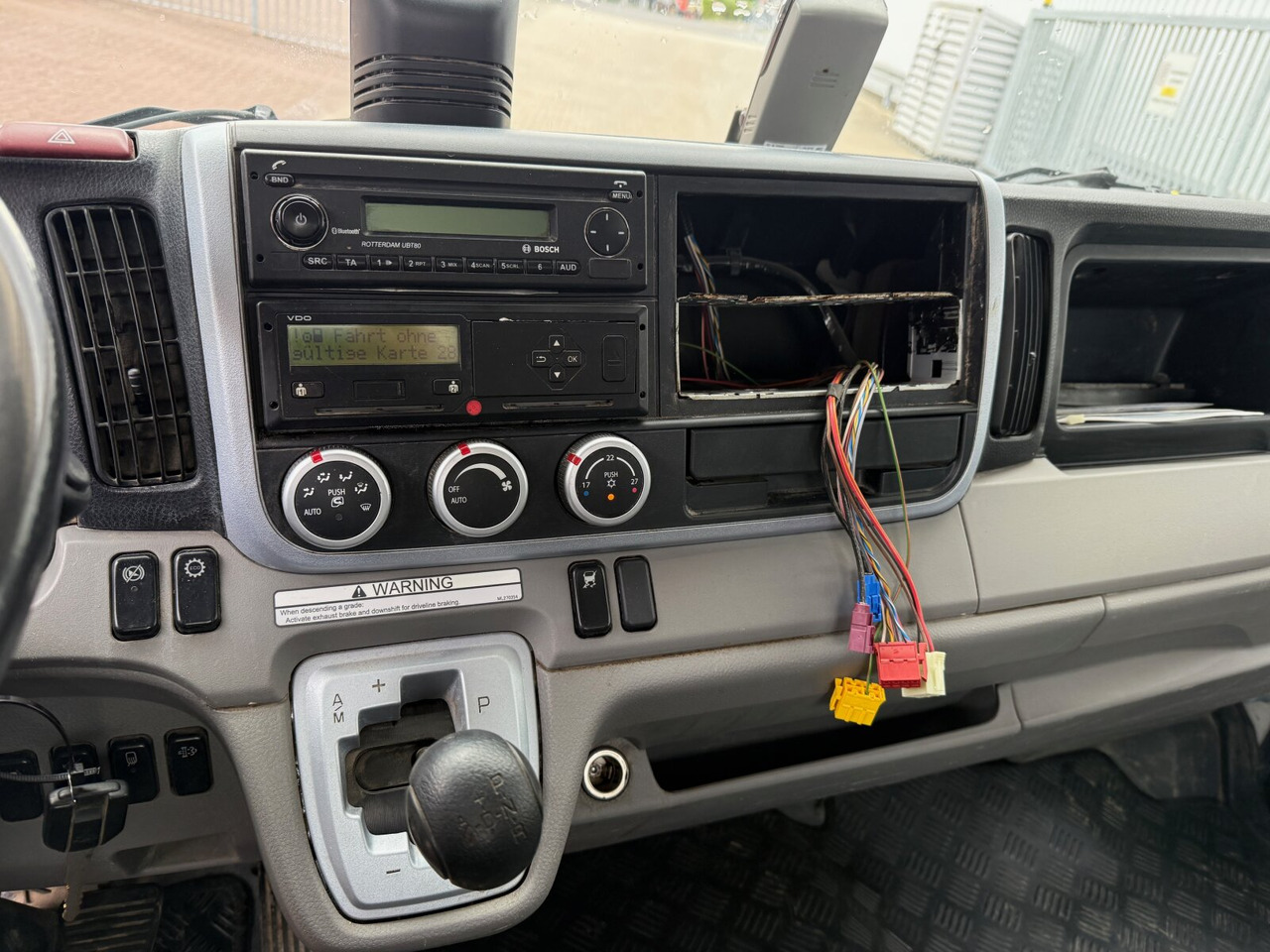 Mitsubishi Canter Fuso 9C18 4x2 Canter Fuso 9C18 4x2, Marrel City Abrollanlage - Hook lift truck: picture 4 Mitsubishi Canter Fuso 9C18 4x2 Canter Fuso 9C18 4x2, Marrel City Abrollanlage - Hook lift truck: picture 4