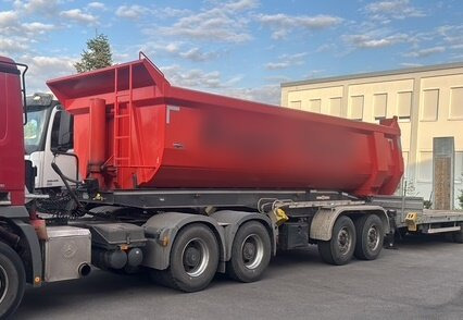 2A-SA Kippauflieger ca. 24m³ 2A-SA Kippauflieger ca. 24m³ - Semi-trailer: picture 1 2A-SA Kippauflieger ca. 24m³ 2A-SA Kippauflieger ca. 24m³ - Semi-trailer: picture 1