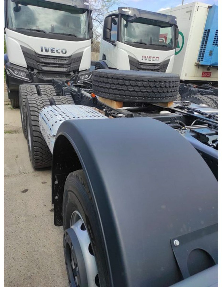 New Hook lift truck T-WAY 450 8x4 T-WAY 450 8x4: picture 11