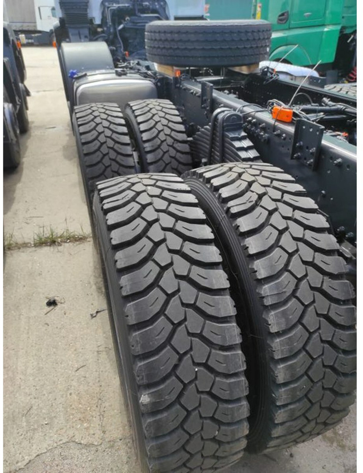 New Hook lift truck T-WAY 450 8x4 T-WAY 450 8x4: picture 10