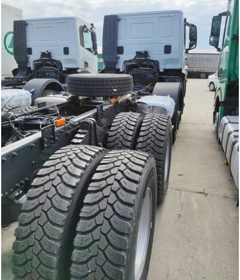 New Hook lift truck T-WAY 450 8x4 T-WAY 450 8x4: picture 9