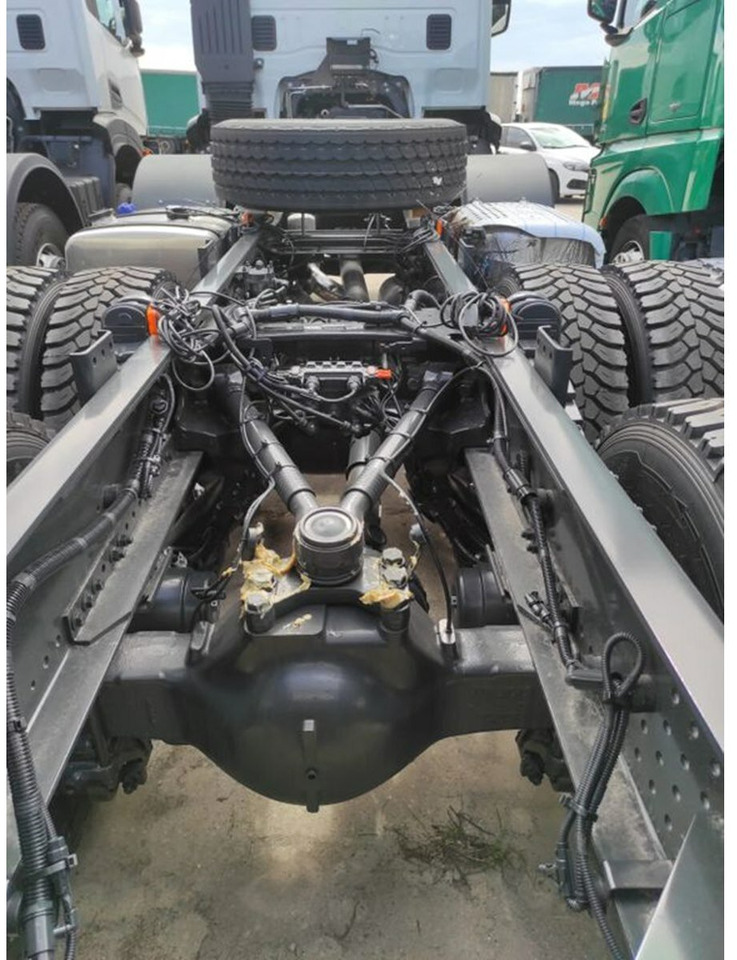 New Hook lift truck T-WAY 450 8x4 T-WAY 450 8x4: picture 13