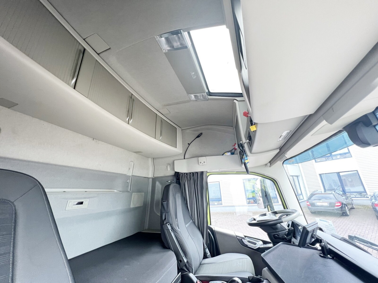 Andere FH 460 4x2 FH 460 4x2, Retarder, Low-Liner, Voll-Luft gefedert - Tractor unit: picture 4 Andere FH 460 4x2 FH 460 4x2, Retarder, Low-Liner, Voll-Luft gefedert - Tractor unit: picture 4
