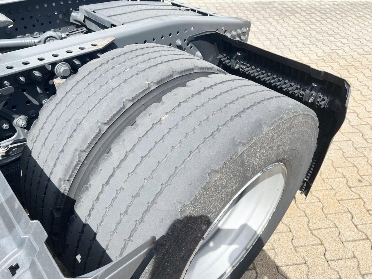 Mercedes-Benz Actros 1842/45 LS 4x2 Actros 1842/45 LS 4x2, 3x VORHANDEN - Tractor unit: picture 3 Mercedes-Benz Actros 1842/45 LS 4x2 Actros 1842/45 LS 4x2, 3x VORHANDEN - Tractor unit: picture 3