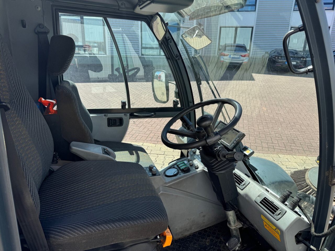 Hako Multicar Citymaster 2000 3B Kehrmaschine 4x2 Multicar Citymaster 2000 3B Kehrmaschine 4x2 - Truck: picture 3 Hako Multicar Citymaster 2000 3B Kehrmaschine 4x2 Multicar Citymaster 2000 3B Kehrmaschine 4x2 - Truck: picture 3