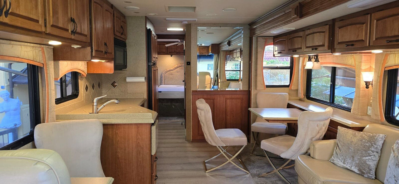 Holiday Rambler Neptune XL - Truck: picture 5 Holiday Rambler Neptune XL - Truck: picture 5