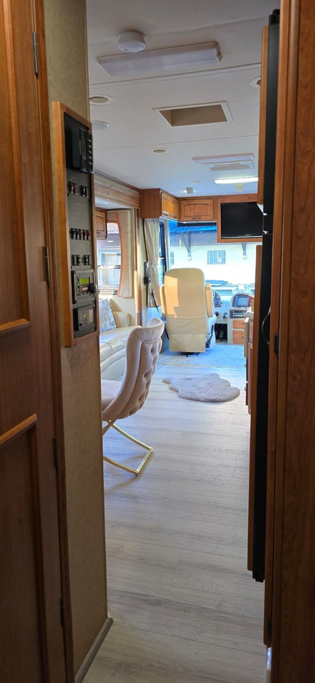 Holiday Rambler Neptune XL - Truck: picture 4 Holiday Rambler Neptune XL - Truck: picture 4