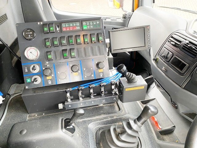 Mercedes-Benz Atego 1324 4x2 Atego 1324 4x2, Kehrmaschine Explorer 8 - Truck: picture 3 Mercedes-Benz Atego 1324 4x2 Atego 1324 4x2, Kehrmaschine Explorer 8 - Truck: picture 3