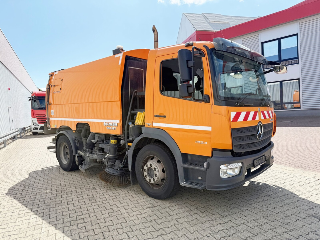 Mercedes-Benz Atego 1524 LKO 4x2 Atego 1524 LKO 4x2, Kehrmaschine FAUN Viajet 6RH - Truck: picture 1 Mercedes-Benz Atego 1524 LKO 4x2 Atego 1524 LKO 4x2, Kehrmaschine FAUN Viajet 6RH - Truck: picture 1