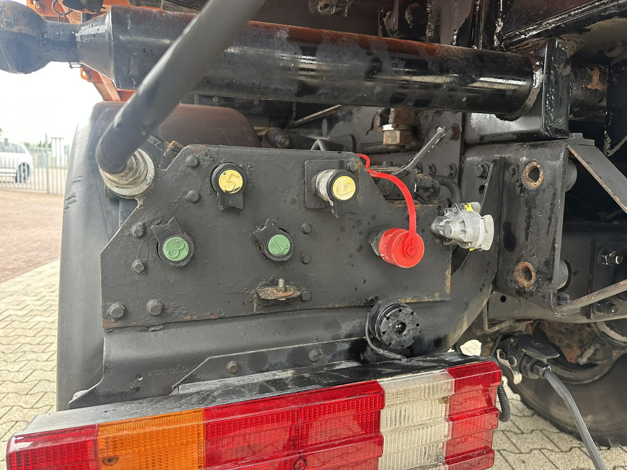 Unimog U500 4x4 U500 4x4 405/40 mit Heckkran Hiab 077-1 HiDuo, absattelbar, Funk - Van: picture 5 Unimog U500 4x4 U500 4x4 405/40 mit Heckkran Hiab 077-1 HiDuo, absattelbar, Funk - Van: picture 5
