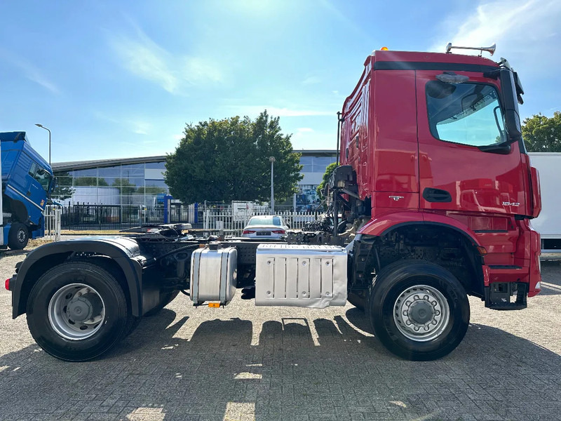 Mercedes-Benz Arocs 1824 4x4 ALLROAD + KIPPER HYDRAULIC + 334.231 KM + SPRING / SPRING + EURO 6 - Tractor unit: picture 5 Mercedes-Benz Arocs 1824 4x4 ALLROAD + KIPPER HYDRAULIC + 334.231 KM + SPRING / SPRING + EURO 6 - Tractor unit: picture 5