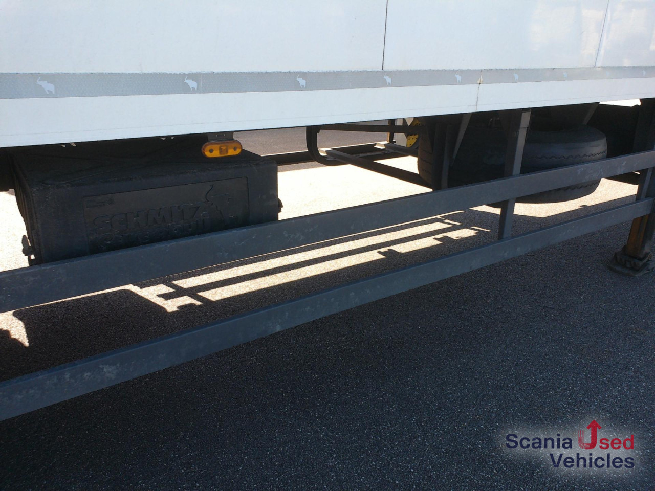 SCHMITZ FD-Aufbau m. Carrier Vector 1550 nur 5516 h - Refrigerator semi-trailer: picture 5 SCHMITZ FD-Aufbau m. Carrier Vector 1550 nur 5516 h - Refrigerator semi-trailer: picture 5