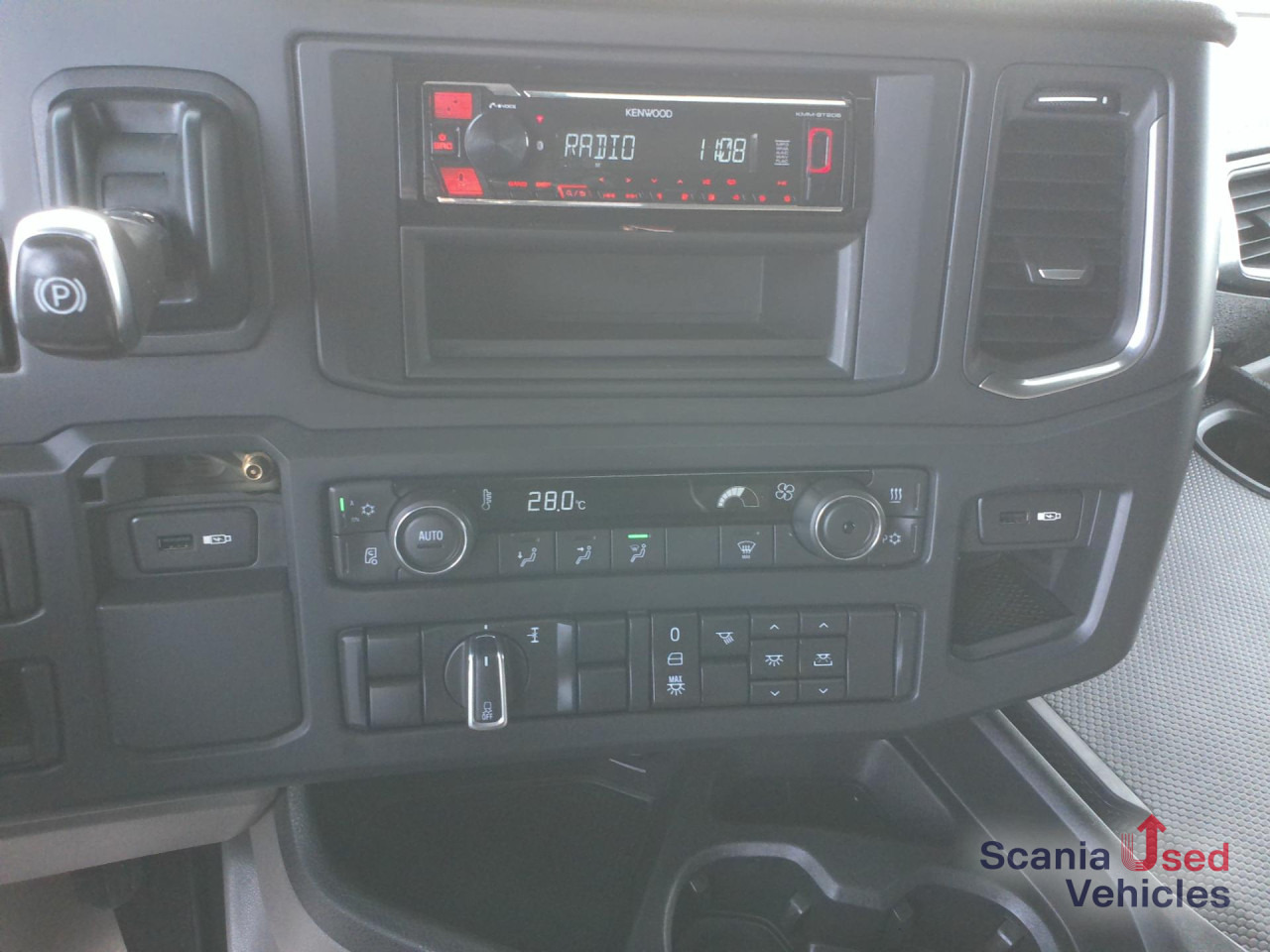 SCANIA R 410 A4x2NA - Leasing 989,00 - 100 tkm p.a. - 48 - Tractor unit: picture 3 SCANIA R 410 A4x2NA - Leasing 989,00 - 100 tkm p.a. - 48 - Tractor unit: picture 3
