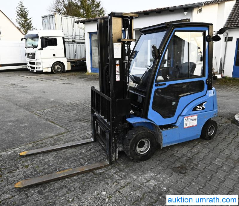 Hangcha Elektrostapler Gabelstapler Hangcha CPD 25 XD4 - S126 Lithium Ionen Akku Kabine Vollfreihub Triplexmast mit Seitenschieber - Electric forklift: picture 4 Hangcha Elektrostapler Gabelstapler Hangcha CPD 25 XD4 - S126 Lithium Ionen Akku Kabine Vollfreihub Triplexmast mit Seitenschieber - Electric forklift: picture 4
