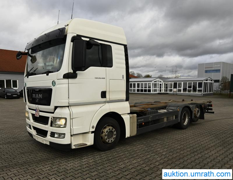 Insolvenzauktion: MAN TGX 26.440 6X2-2 LL ATL- BDF Wechselsystem XLX - Fahrerhaus Automatik Kimaautomatik AHK EURO 5 - Container transporter/ Swap body truck: picture 1 Insolvenzauktion: MAN TGX 26.440 6X2-2 LL ATL- BDF Wechselsystem XLX - Fahrerhaus Automatik Kimaautomatik AHK EURO 5 - Container transporter/ Swap body truck: picture 1