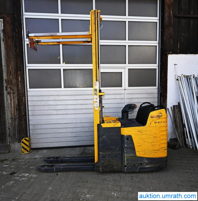 Jungheinrich ERD220 / ERD 220 Hochhubwagen Doppelstock Hubwagen Ameise Elektro Stapler Initialhub Freihub Batterie aus 2023 - Order picker: picture 2 Jungheinrich ERD220 / ERD 220 Hochhubwagen Doppelstock Hubwagen Ameise Elektro Stapler Initialhub Freihub Batterie aus 2023 - Order picker: picture 2