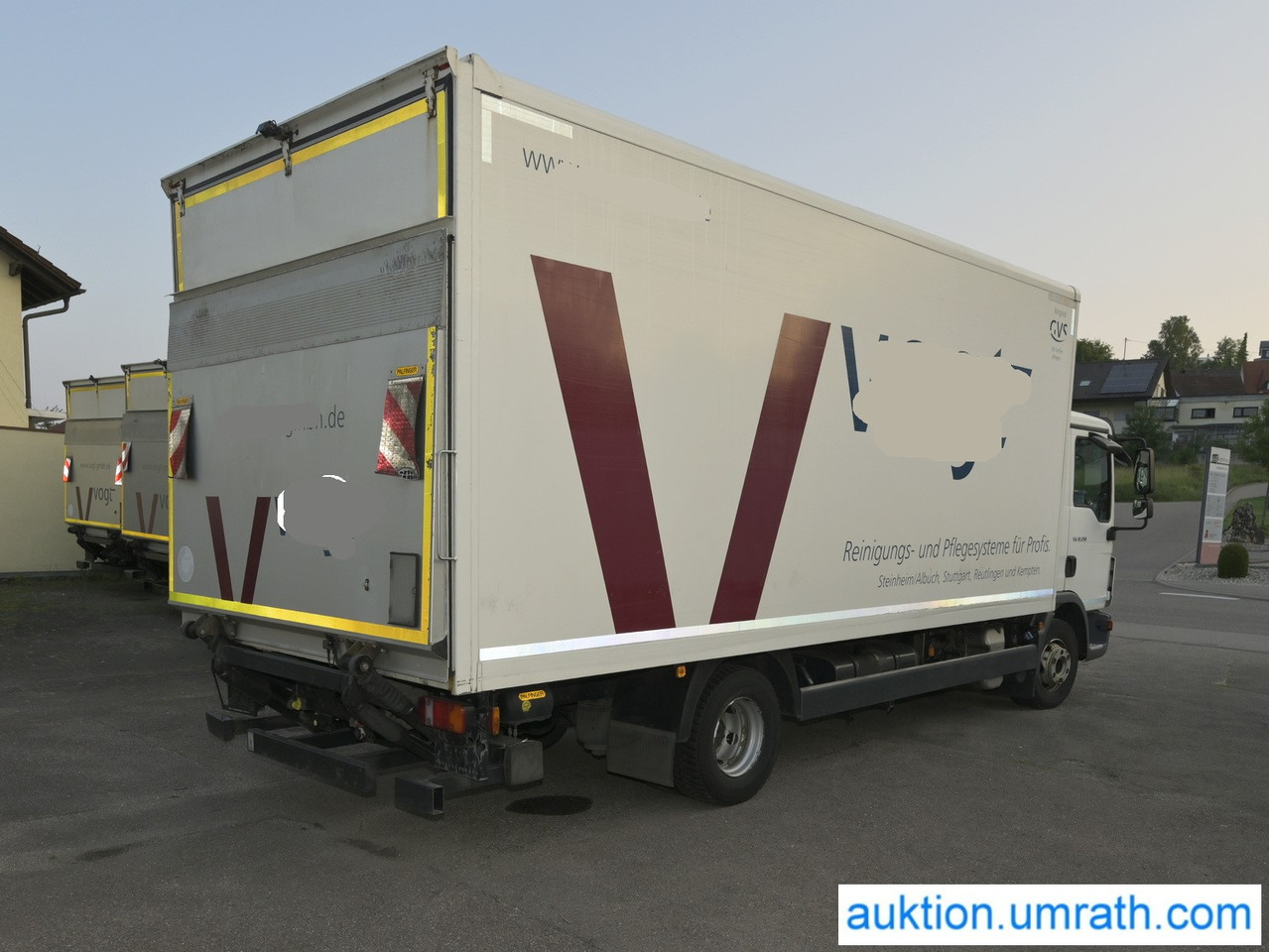 MAN (V182) TGL 12.250 4x2 L/BL Koffer Ladebordwand Klimaautomatik NAVI Luftfederung Automatikgetriebe EURO 6 - Box truck: picture 5 MAN (V182) TGL 12.250 4x2 L/BL Koffer Ladebordwand Klimaautomatik NAVI Luftfederung Automatikgetriebe EURO 6 - Box truck: picture 5