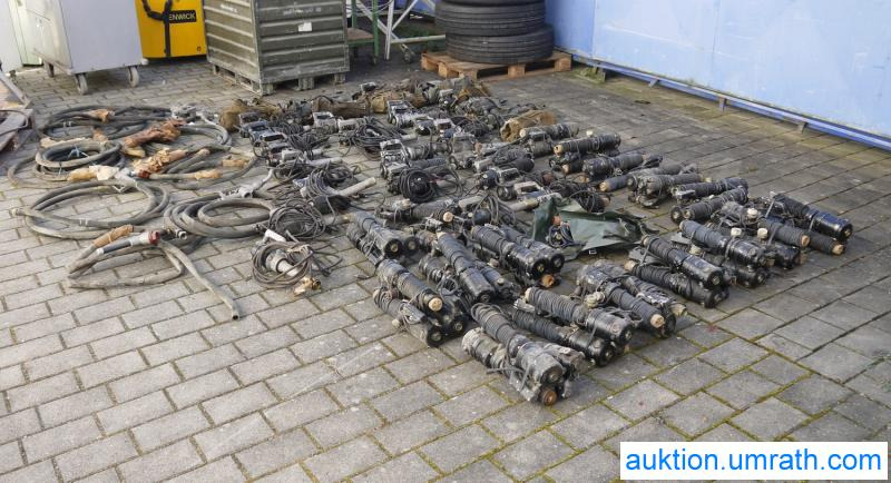 NVA / Russische Armee Fasspumpen MBI-3A 12 bis 24 Volt 90 Stück Rarität für Army / Militaria- Sammler - Tool/ Equipment: picture 1 NVA / Russische Armee Fasspumpen MBI-3A 12 bis 24 Volt 90 Stück Rarität für Army / Militaria- Sammler - Tool/ Equipment: picture 1