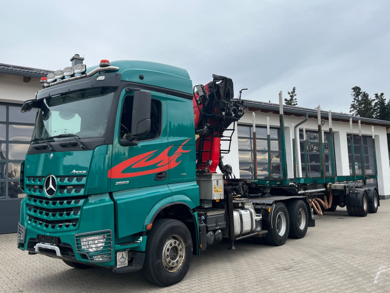 Mercedes-Benz Arocs 2663 6x4 mit Epsilon S260Z Langholzkran - Tractor unit: picture 5 Mercedes-Benz Arocs 2663 6x4 mit Epsilon S260Z Langholzkran - Tractor unit: picture 5