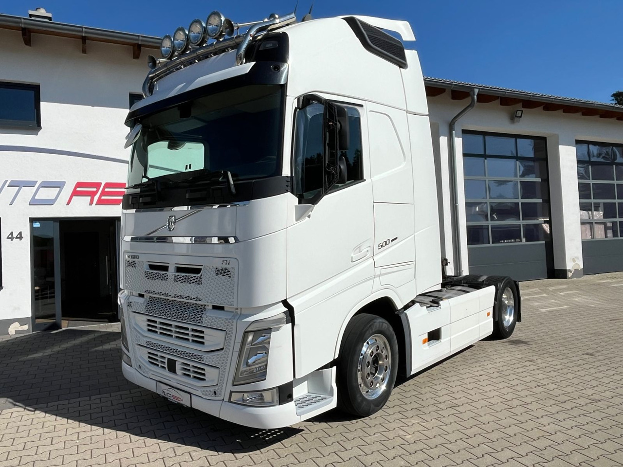 Volvo FH 500 Lowdeck Mega Standklima NAVI - Tractor unit: picture 2 Volvo FH 500 Lowdeck Mega Standklima NAVI - Tractor unit: picture 2