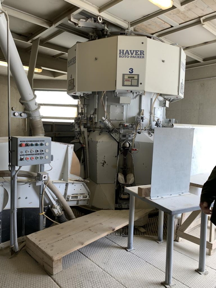 Haver & Boecker 6 nozzle bagging plant - Construction equipment: picture 1 Haver & Boecker 6 nozzle bagging plant - Construction equipment: picture 1