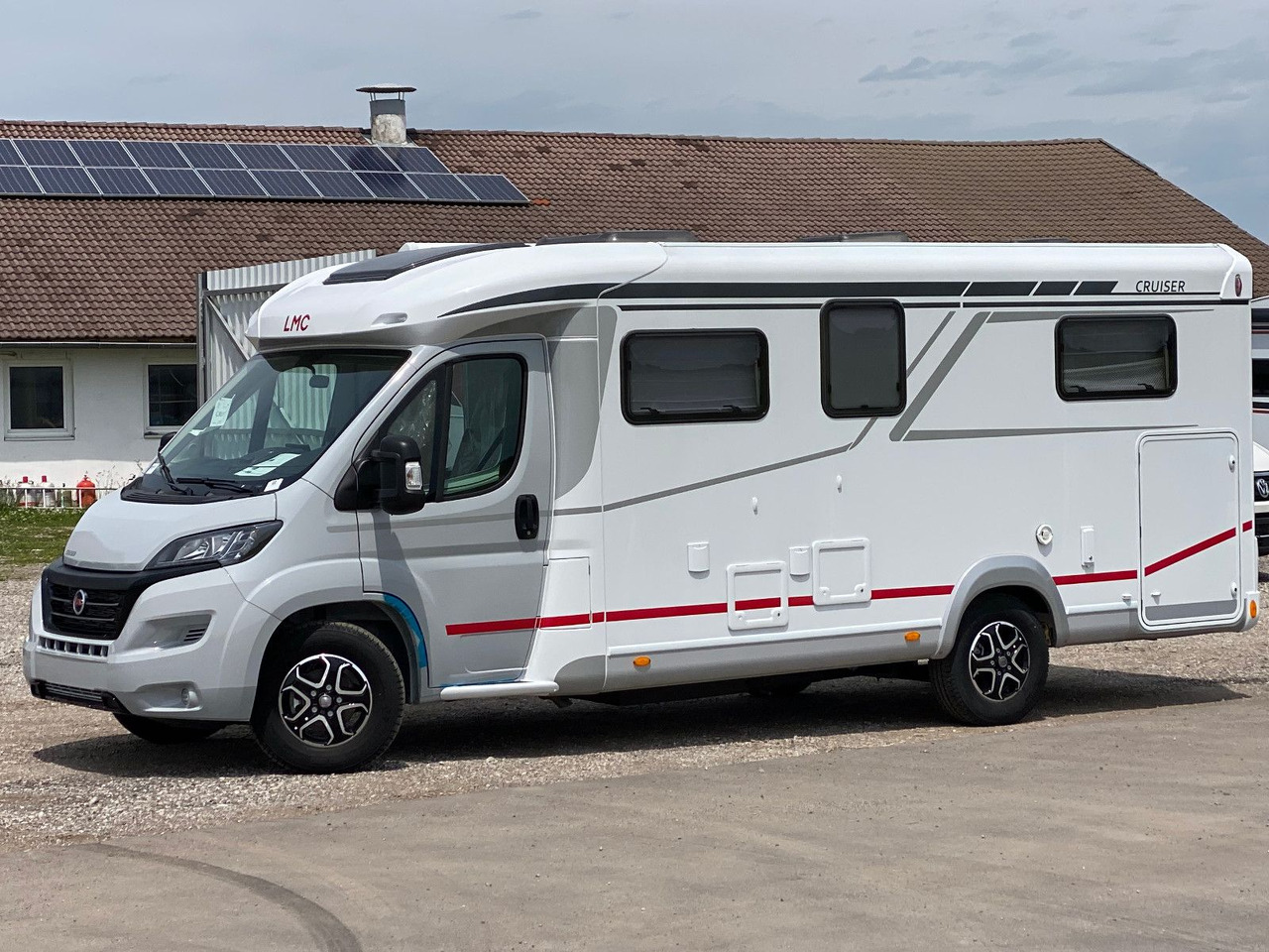 LMC T 662 Grey Selection,Automatik, MarkiseALDE Heiz - Semi-integrated motorhome: picture 3 LMC T 662 Grey Selection,Automatik, MarkiseALDE Heiz - Semi-integrated motorhome: picture 3