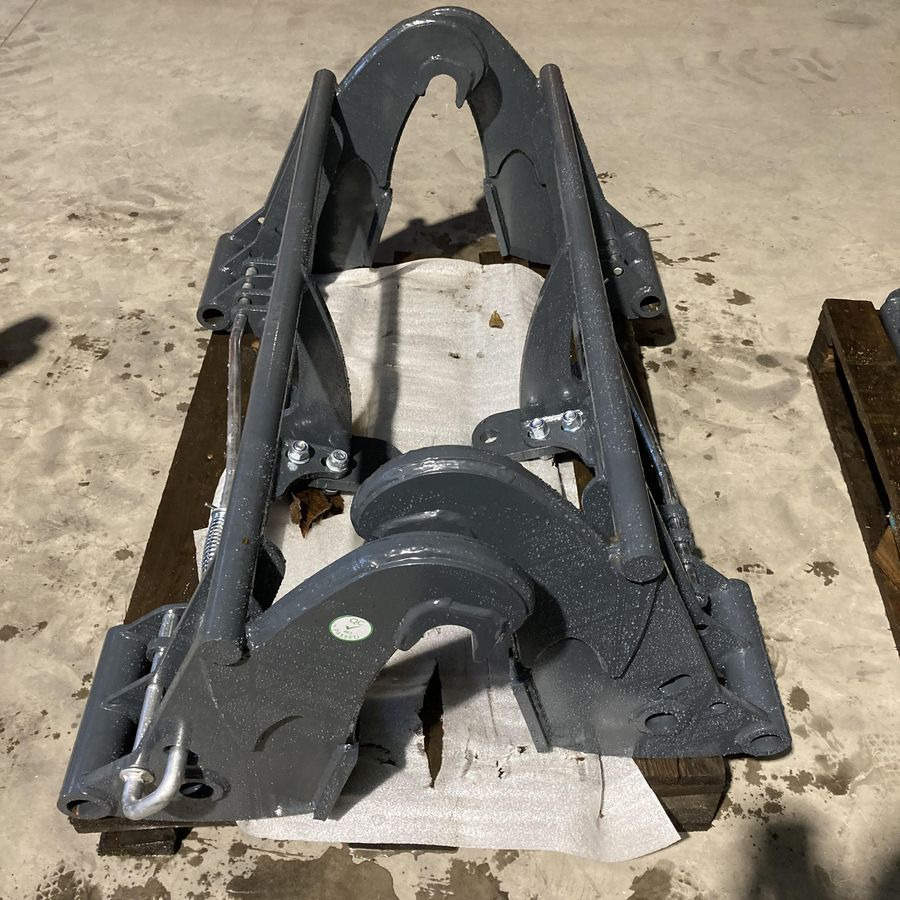 SAT Adapter - Merlo/Euro - Attachment for Agricultural machinery: picture 2 SAT Adapter - Merlo/Euro - Attachment for Agricultural machinery: picture 2