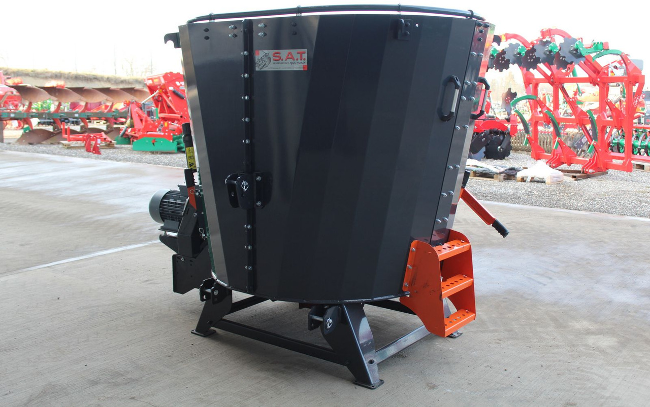 Burkon Futtermischer-3,0m³ -Elektromotor+Gelenkwelle - Forage mixer wagon: picture 2 Burkon Futtermischer-3,0m³ -Elektromotor+Gelenkwelle - Forage mixer wagon: picture 2