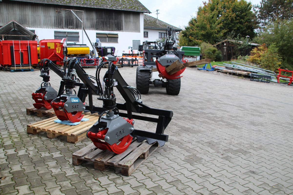 SAT - Rückezange mit Auslegearm - Neumaschine - Forestry equipment: picture 2 SAT - Rückezange mit Auslegearm - Neumaschine - Forestry equipment: picture 2