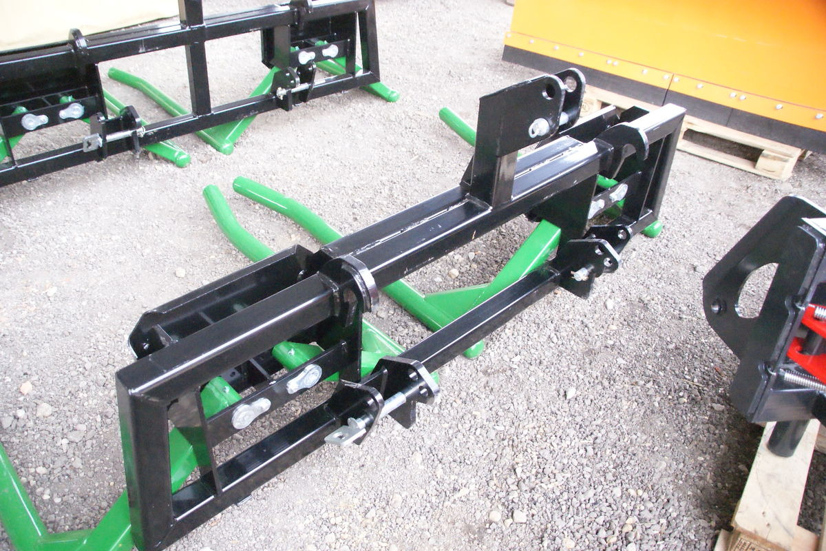 NEU-Rundballentransportgabel - Forks for Agricultural machinery: picture 5 NEU-Rundballentransportgabel - Forks for Agricultural machinery: picture 5