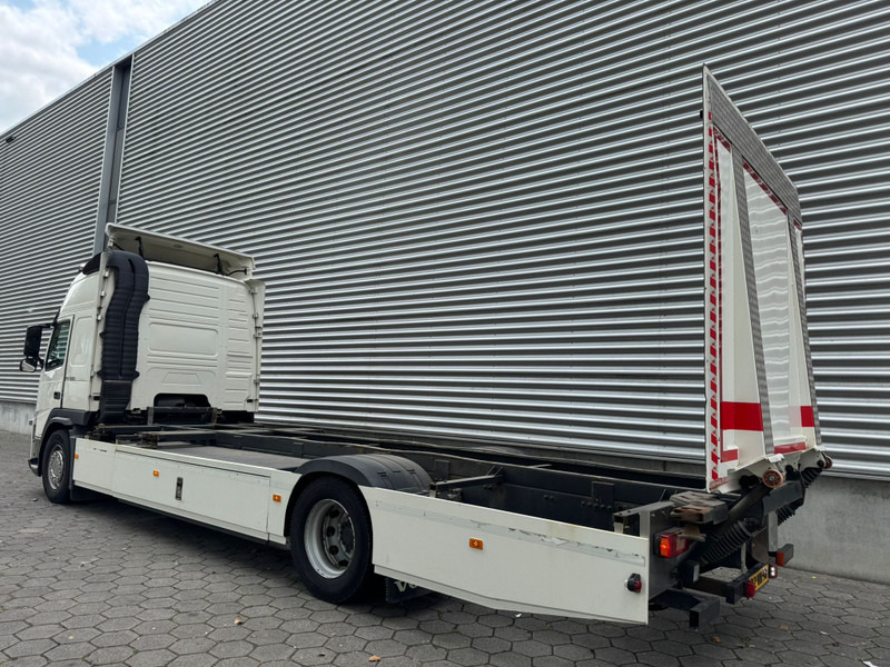 Volvo FM 330 XL EEV / I-Shift / VEB+ / 334.000..KM!! / Tail Lift / NL Truck - Container transporter/ Swap body truck: picture 2 Volvo FM 330 XL EEV / I-Shift / VEB+ / 334.000..KM!! / Tail Lift / NL Truck - Container transporter/ Swap body truck: picture 2