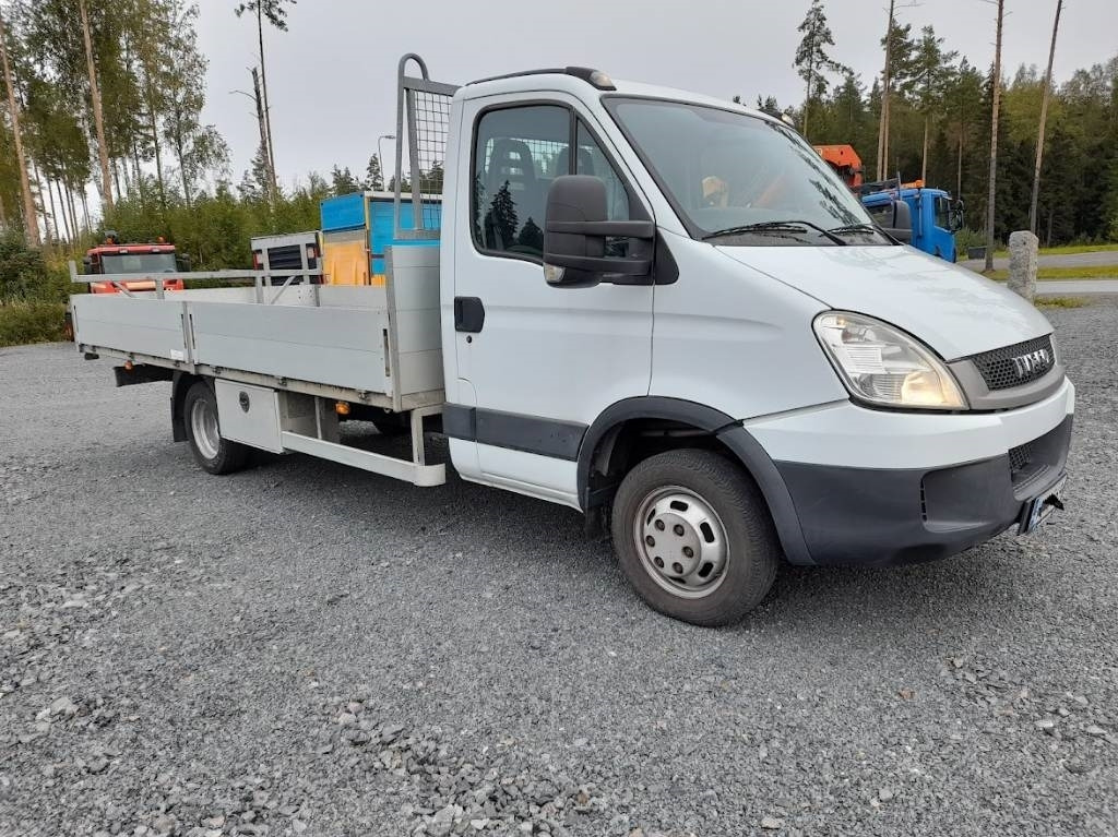 Iveco Daily 40 C18 automat - Flatbed van: picture 3 Iveco Daily 40 C18 automat - Flatbed van: picture 3