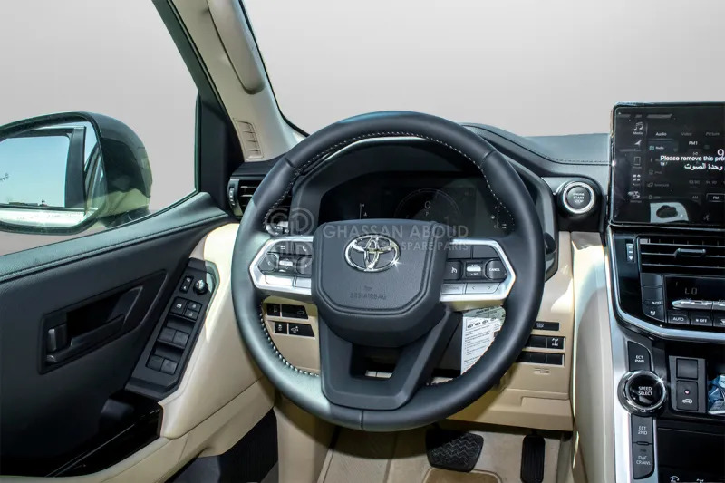 Toyota Land Cruiser 300 4x4 - SUV: picture 5 Toyota Land Cruiser 300 4x4 - SUV: picture 5