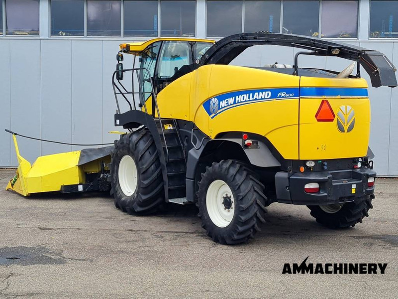 New Holland FR 600 - Forage harvester: picture 4 New Holland FR 600 - Forage harvester: picture 4