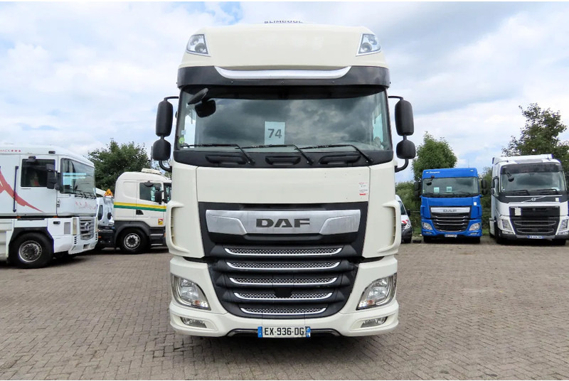 DAF XF 530 6x2 Frigo, lift roof, moving axel, P-cooling, etc - Curtainsider truck: picture 4 DAF XF 530 6x2 Frigo, lift roof, moving axel, P-cooling, etc - Curtainsider truck: picture 4