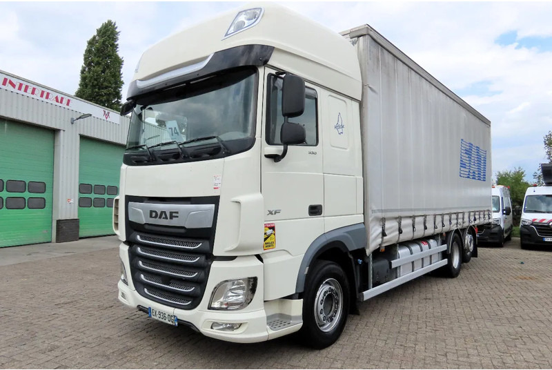 DAF XF 530 6x2 Frigo, lift roof, moving axel, P-cooling, etc - Curtainsider truck: picture 1 DAF XF 530 6x2 Frigo, lift roof, moving axel, P-cooling, etc - Curtainsider truck: picture 1