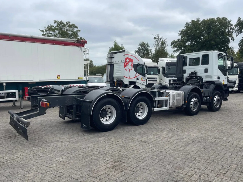 Iveco Trakker 410 PTO RETARDER, 8x4 , 442000 km! - Cab chassis truck: picture 5 Iveco Trakker 410 PTO RETARDER, 8x4 , 442000 km! - Cab chassis truck: picture 5