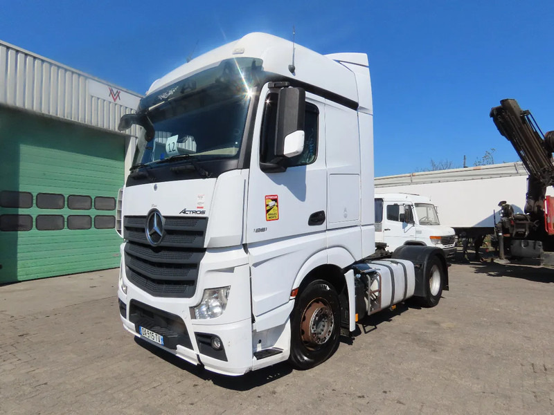 Mercedes-Benz Actros 1851 RETARDER, EVV, 831300 km original! RETARDER, 2 tanks - Tractor unit: picture 4 Mercedes-Benz Actros 1851 RETARDER, EVV, 831300 km original! RETARDER, 2 tanks - Tractor unit: picture 4